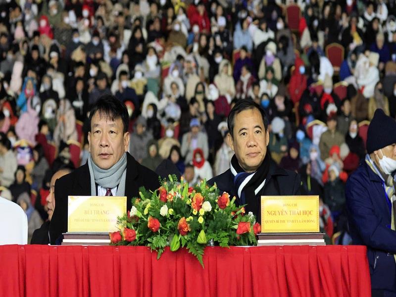 Đồng chí Nguyễn Thái Học - Quyền Bí thư Tỉnh ủy Lâm Đồng và đồng chí Bùi Thắng - Phó Bí thư Tỉnh ủy, Trưởng Ban Tuyên giáo Tỉnh ủy tham dự Lễ bế mạc