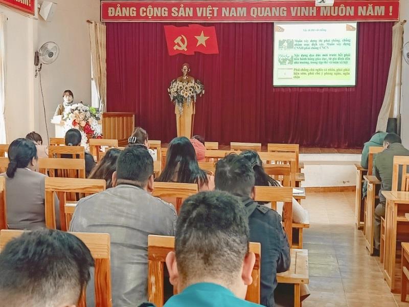 Quang cảnh Lớp bồi dưỡng, cập nhật kiến thức cho cán bộ, đảng viên xã Đạ Sar năm 2020