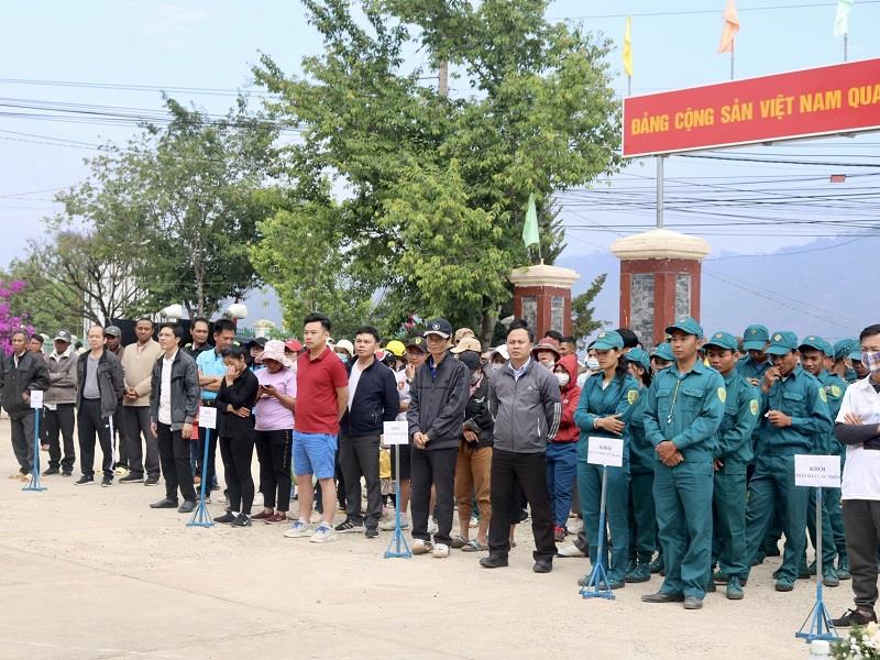 Ngày chạy Olympic vì sức khỏe toàn dân thu hút đông đảo mọi người tham gia