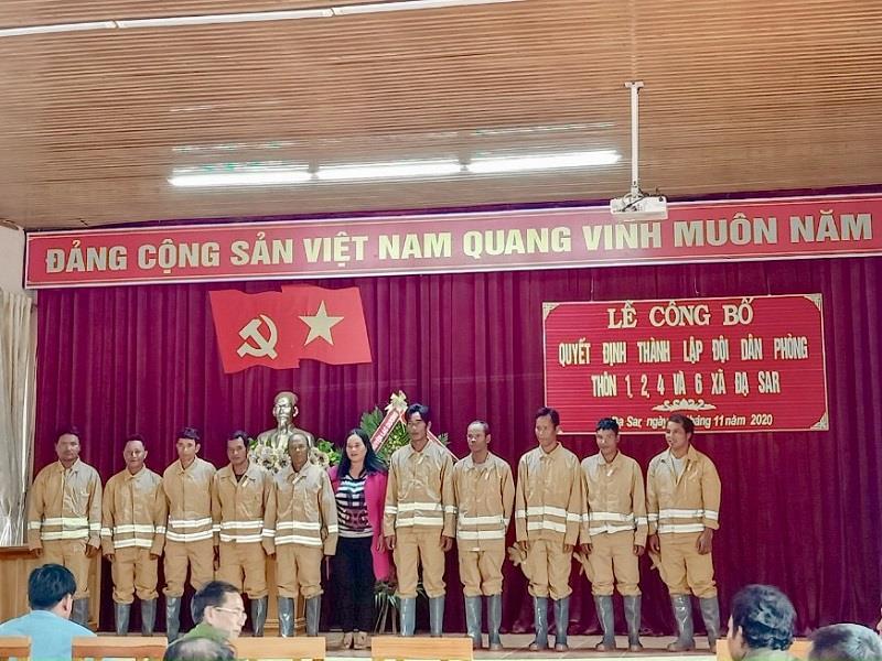 Các thành viên Đội dân phòng thôn 1, 2, 4 và 6 xã Đạ Sar