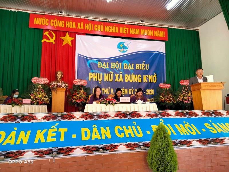 Đồng chí Thân Văn Hữu - HUV, Bí thư Đảng ủy, Chủ tịch UBND xã phát biểu chỉ đạo Đại hội