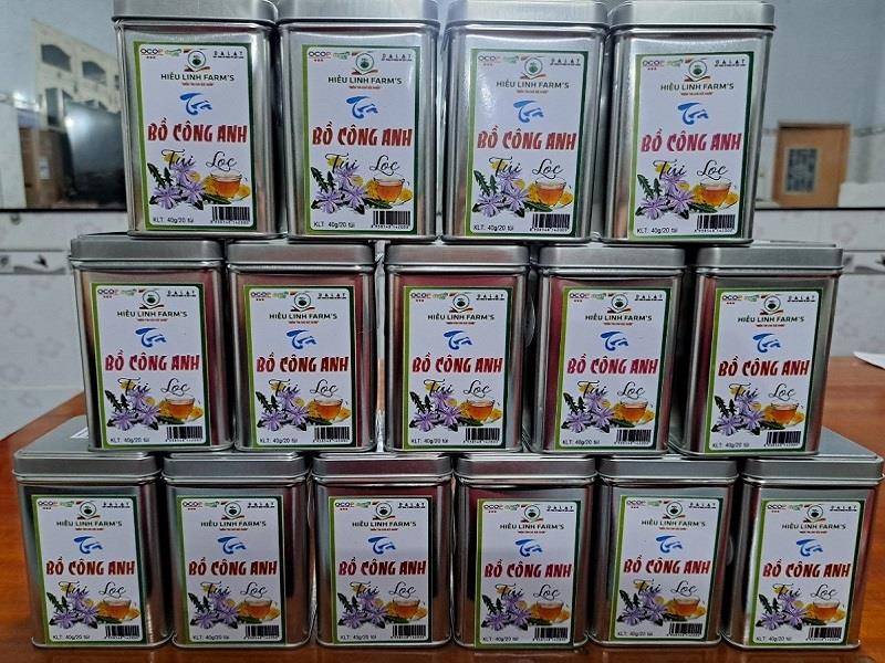 Sản phẩm trà túi lọc bồ công anh của Công ty TNHH Nông sản Tổ hợp tác Hiếu Linh được bình chọn là sản phẩm công nghiệp nông thôn tiêu biểu huyện Lạc Dương năm 2023