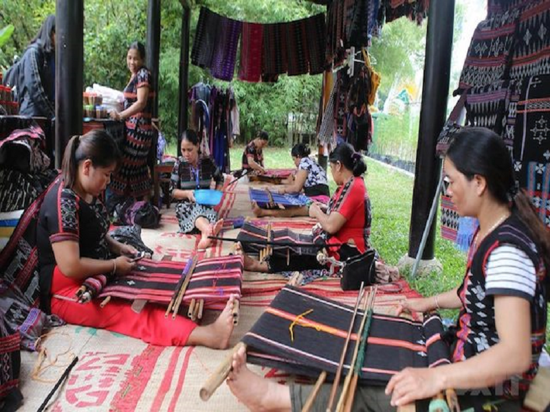 Tỉnh Lâm Đồng đã hỗ trợ phát triển các làng nghề gắn với du lịch