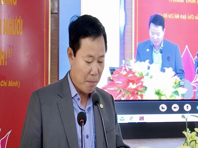 Đồng chí Phạm Triều - TUV, Bí thư Huyện ủy phát biểu chỉ đạo tại hội nghị