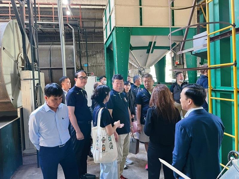 Đoàn công tác của chính quyền và doanh nghiệp thành phố Yachiyo - Nhật Bản, đến tham quan, tìm hiểu công nghệ sản xuất cà phê của công ty Voco, hồi tháng 5/2023
