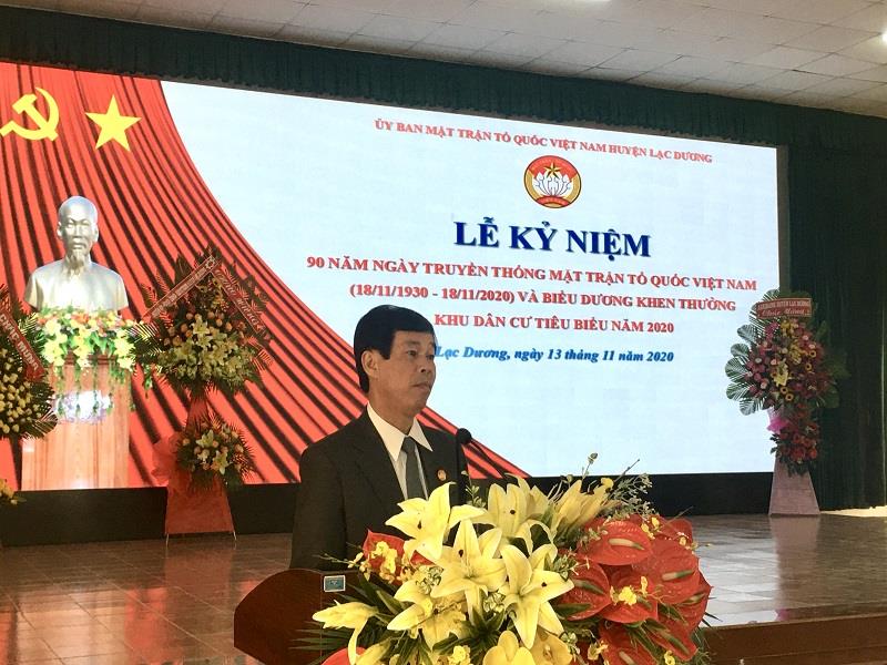 Đồng chí Nguyễn Đình Tiến - Chủ tịch Ủy ban MTTQ Việt Nam huyện đọc Diễn văn ôn lại truyền thống