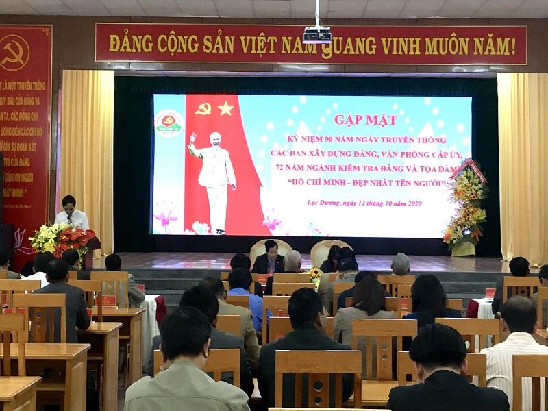 Quang cảnh buổi toạ đàm “Hồ Chí Minh - đẹp nhất tên Người”