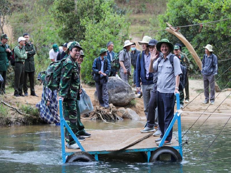 Bí thư Tỉnh uỷ Lâm Đồng Trần Đức Quận cùng đoàn công tác kiểm tra rừng xuất phát tới Trạm Kiểm lâm Bidoup