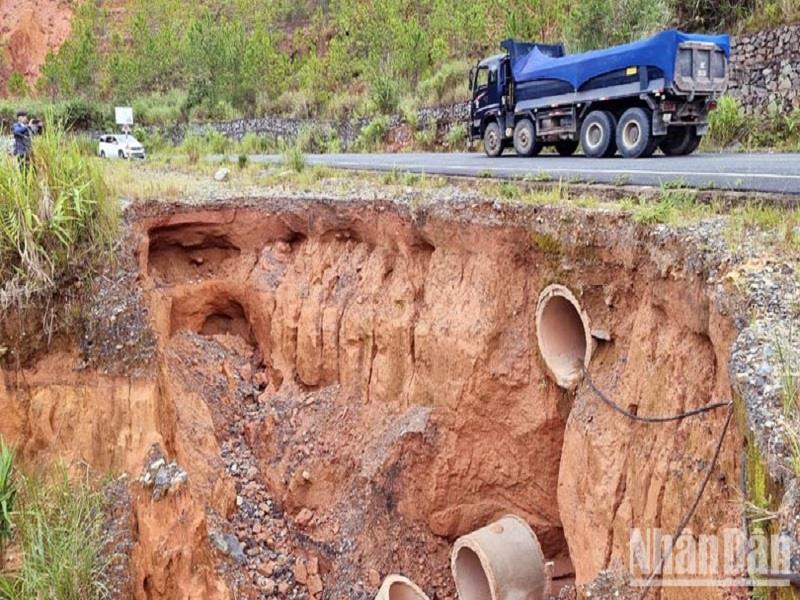 Vị trí sạt lở trên địa bàn thôn Tu Poh, xã Đạ Chais, huyện Lạc Dương.