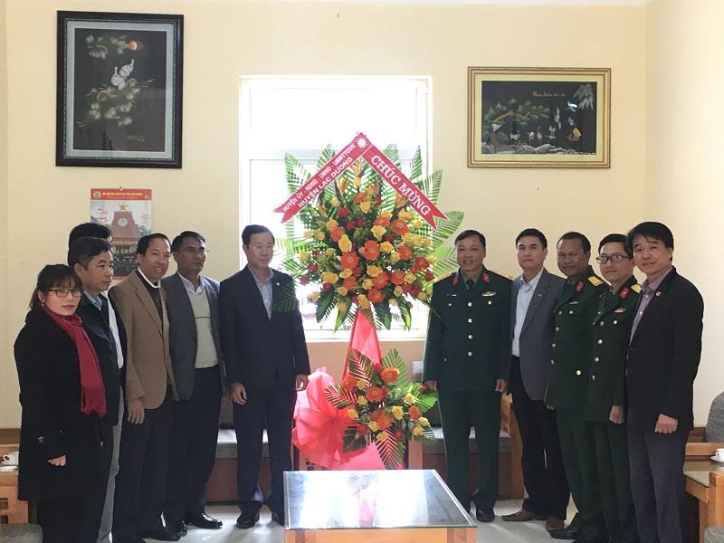 Lãnh đạo huyện Lạc Dương thăm và chúc mừng BCH Quân sự huyện nhân kỷ niệm 76 năm ngày thành lập Quân đội Nhân dân Việt Nam