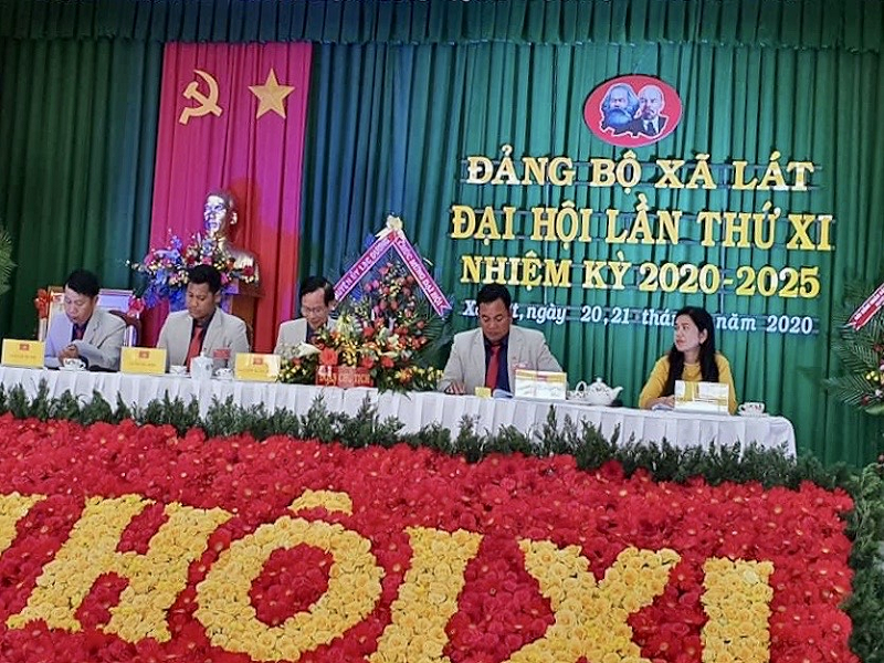 Đoàn Chủ tịch Đại hội