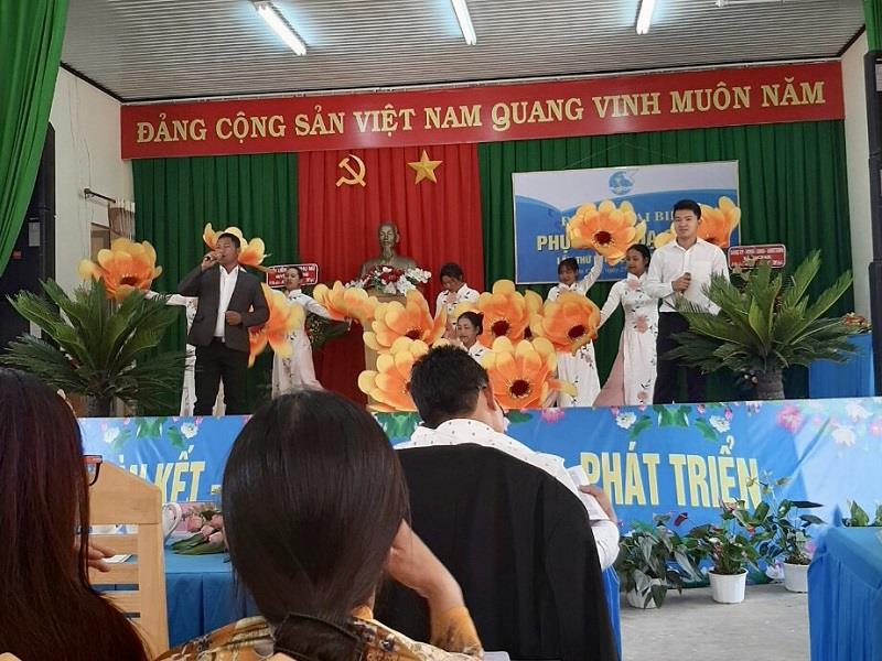 Tiết mục văn nghệ chào mừng Đại hội