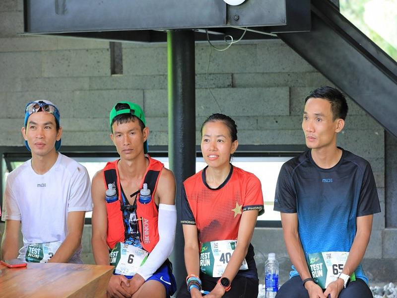 Các vận động viên chia sẻ cảm nhận về cung chạy giải “LAAN Ultra Trail 2023” sau khi hoàn thành Test Run.