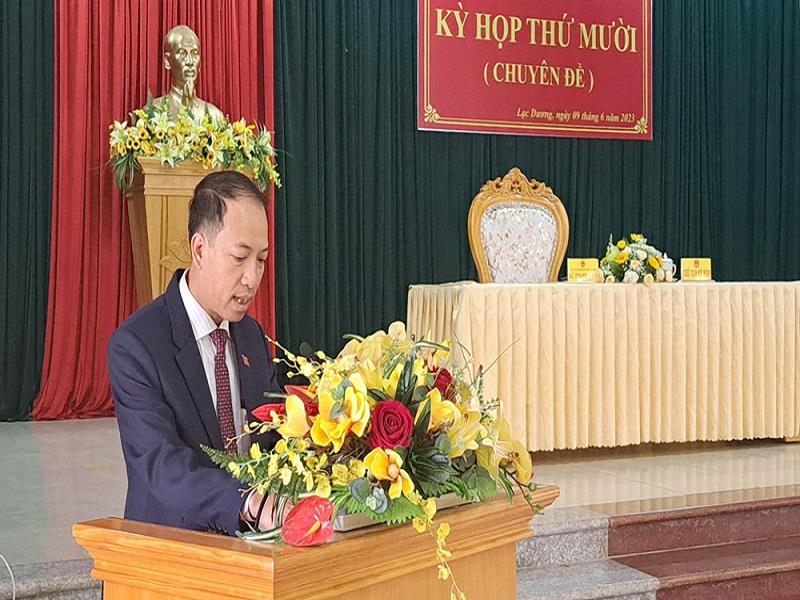 Đồng chí Sử Thanh Hoài - Bí thư Huyện ủy, Chủ tịch HĐND huyện Lạc Dương phát biểu bế mạc kỳ họp