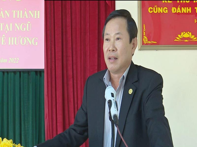 Đồng chí Phạm Triều - Bí thư Huyện ủy, Chủ tịch HĐND huyện phát biểu tại buổi lễ