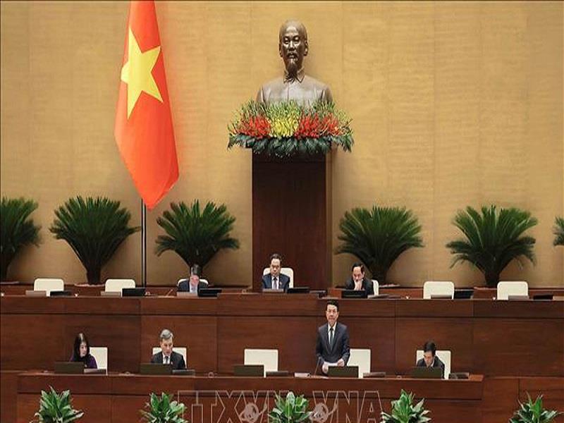 Bộ trưởng Bộ Khoa học và Công nghệ Nguyễn Mạnh Hùng giải trình, làm rõ một số vấn đề đại biểu Quốc hội nêu trong phiên thảo luận ngày 13/5/2025