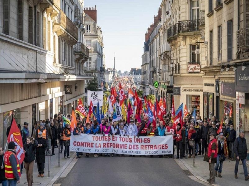 Biểu tình phản đối cải cách hưu trí ở Pháp diễn ra lần thứ 3. Ảnh: Le Monde.