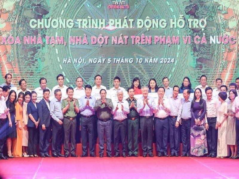 Chính phủ và Đoàn Chủ tịch Ủy ban Trung ương MTTQ Việt Nam tổ chức Chương trình phát động hỗ trợ xóa nhà tạm, nhà dột nát trên phạm vi cả nước (Ảnh: VGP)
