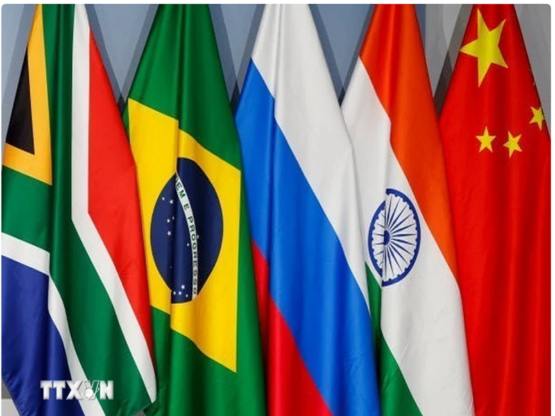 Quốc kỳ các quốc gia thành viên BRICS. (Ảnh: Getty Images/TTXVN)