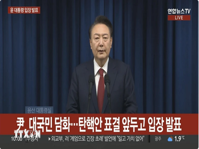 Tổng thống Hàn Quốc Yoon Suk Yeol trong bài phát biểu trên truyền hình ngày 7/12/2024. (Ảnh: THX/TTXVN)