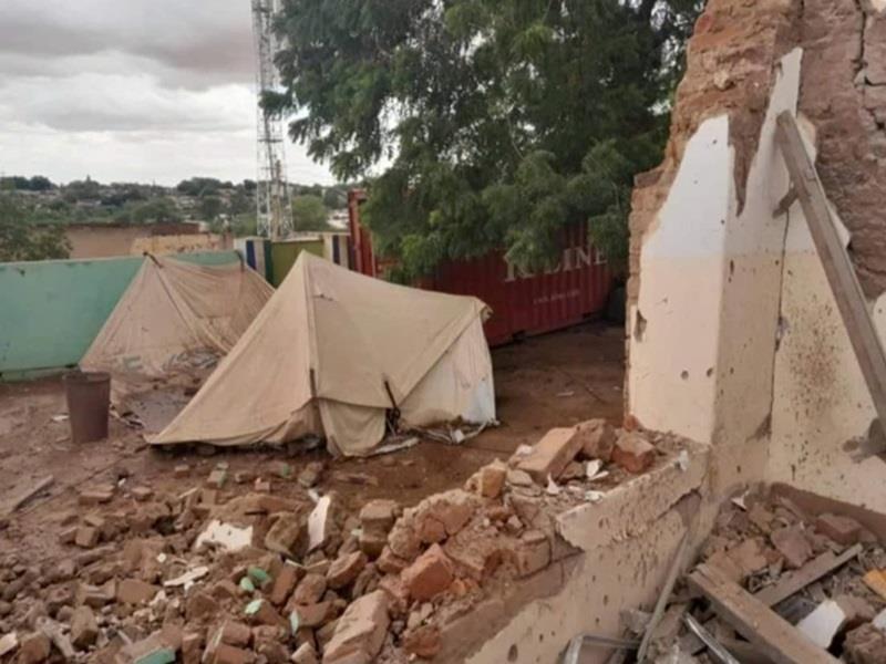 Một trung tâm y tế ở bang Bắc Darfur, Sudan bị phá hủy sau cuộc tấn công của Lực lượng hỗ trợ nhanh (RSF) ngày 3/8/2024. (Ảnh: THX/TTXVN)
