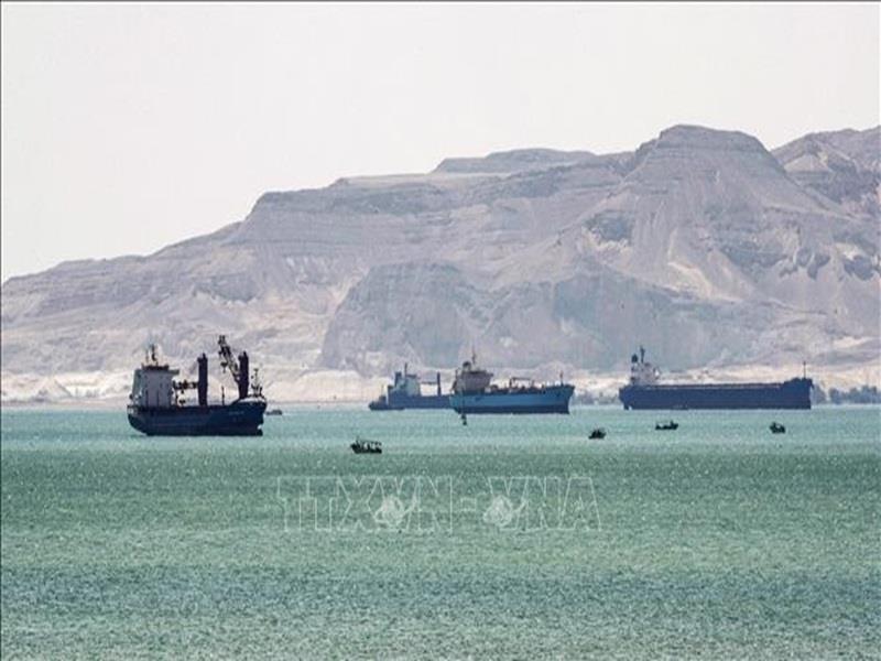 Tàu thuyền chuẩn bị di chuyển qua Kênh đào Suez, Ai Cập. Ảnh tư liệu: AFP/TTXVN