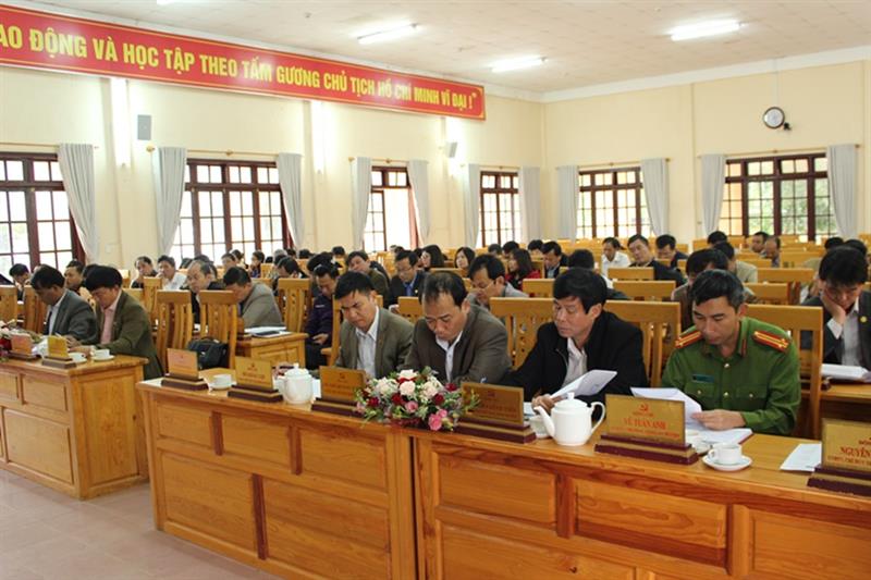 Các đại biểu tham gia Hội nghị Huyện ủy Lạc Dương lần thứ 21