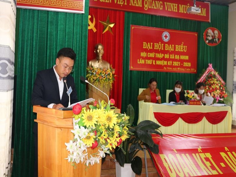 Đồng chí Hoàng Ngọc Tú - Phó Bi thư Đảng ủy xã Đạ Nhim phát biểu chỉ đạo tại Đại hội