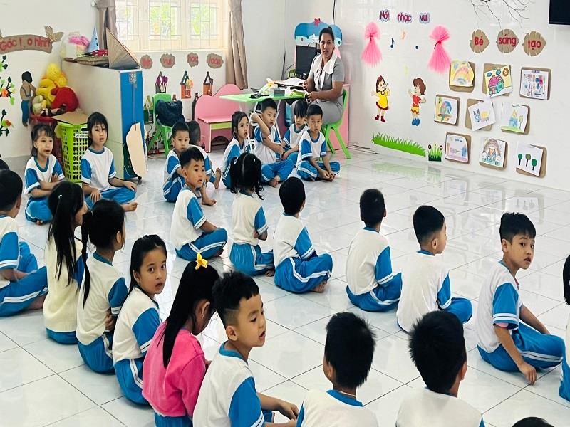 Quyết định miễn giảm học phí mang tính lịch sử của Bộ Chính trị, giúp tạo cơ hội học tập bình đẳng