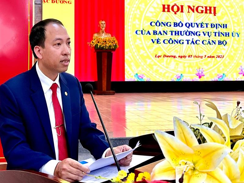 Đồng chí Sử Thanh Hoài - Bí thư Huyện ủy, Chủ tịch HĐND huyện Lạc Dương phát biểu nhận nhiệm vụ tại Hội nghị công bố quyết định của Ban Thường vụ Tỉnh ủy về công tác cán bộ, chuẩn y Bí thư Huyện ủy Lạc Dương nhiệm kỳ 2020 - 2025