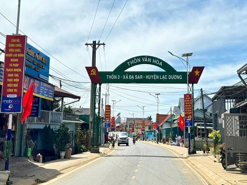 Những con đường rộng mở từ sự tự nguyện hiến đất làm đường của người dân trong xã