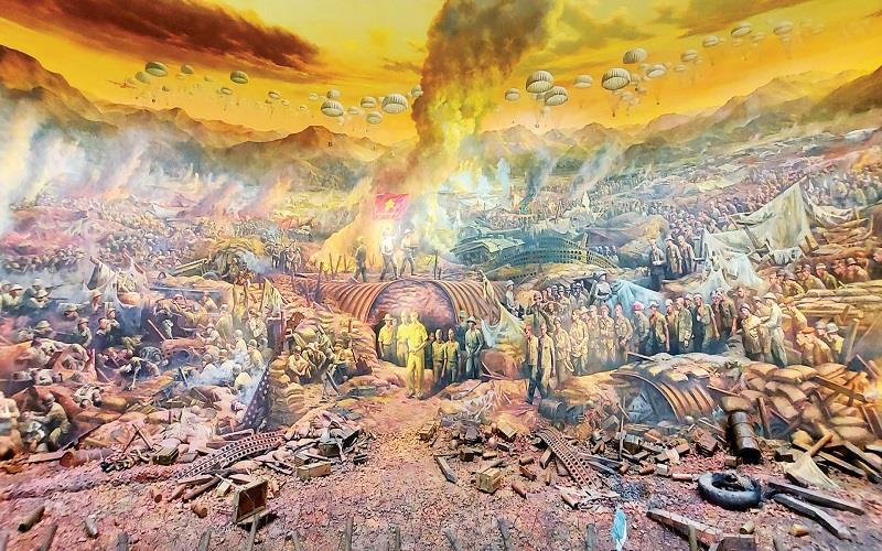 Lá cờ quyết chiến quyết thắng tung bay trên nóc hầm Sở chỉ huy quân Pháp ở Điện Biên Phủ