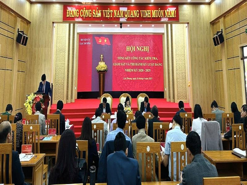 Các đại biểu tham dự hội nghị