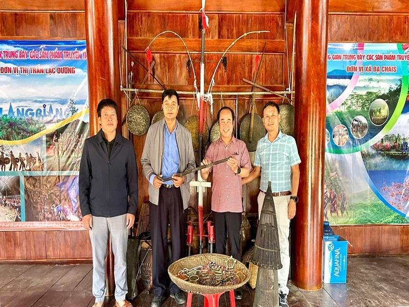 Bàn giao đưa vào sử dụng Làng truyền thống dân tộc K'Ho thôn Đưng K'Si