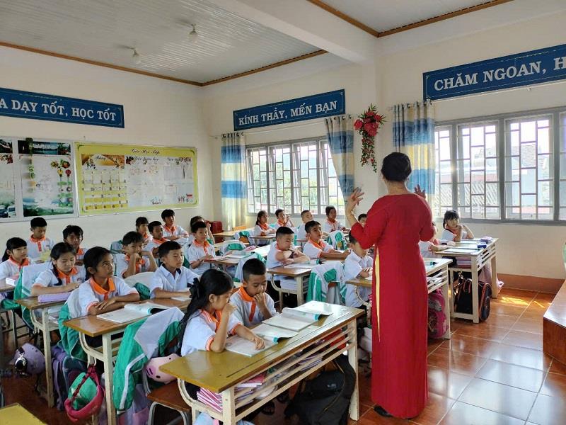 Học sinh trường tiểu học Trần Quốc Toản ra lớp đầy đủ ngay từ ngày đầu năm học