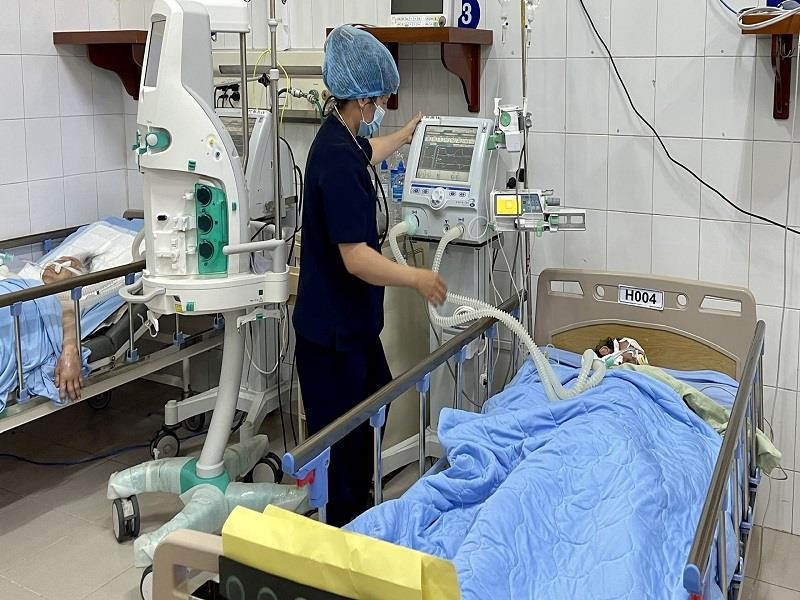 Cấp cứu hồi sức tích cực cho bệnh nhân bị ngộ độc rượu tại Bệnh viện Đa khoa Lâm Đồng