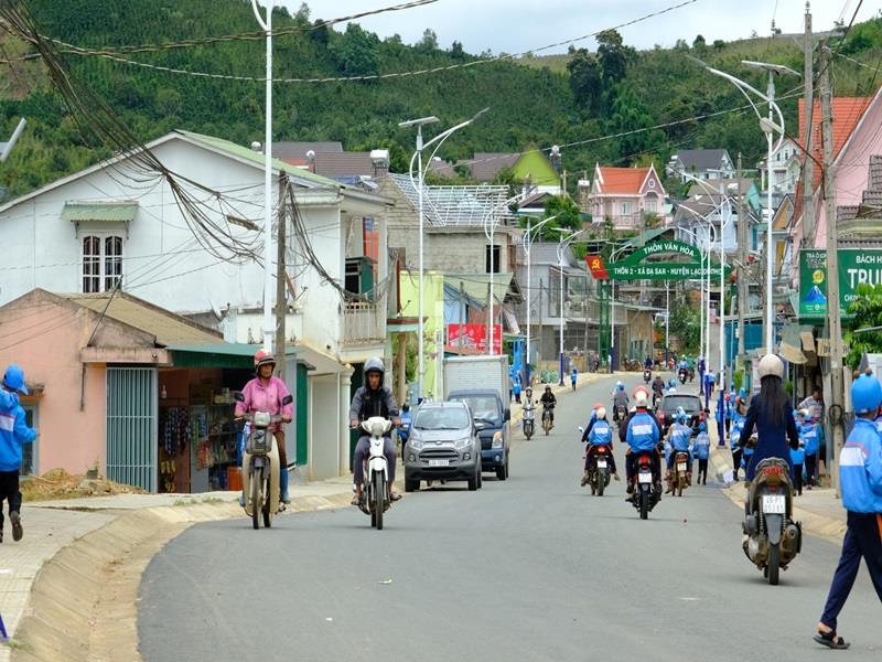 Hệ thống đường giao thông xã Đạ Sar được đầu tư đồng bộ, khang trang