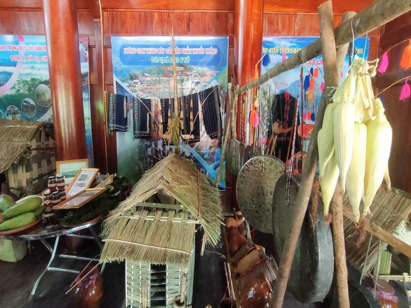Các vật dụng của đồng bào DTTS được các địa phương trong huyện bảo tồn và trưng bày tại các lễ hội, hội thi