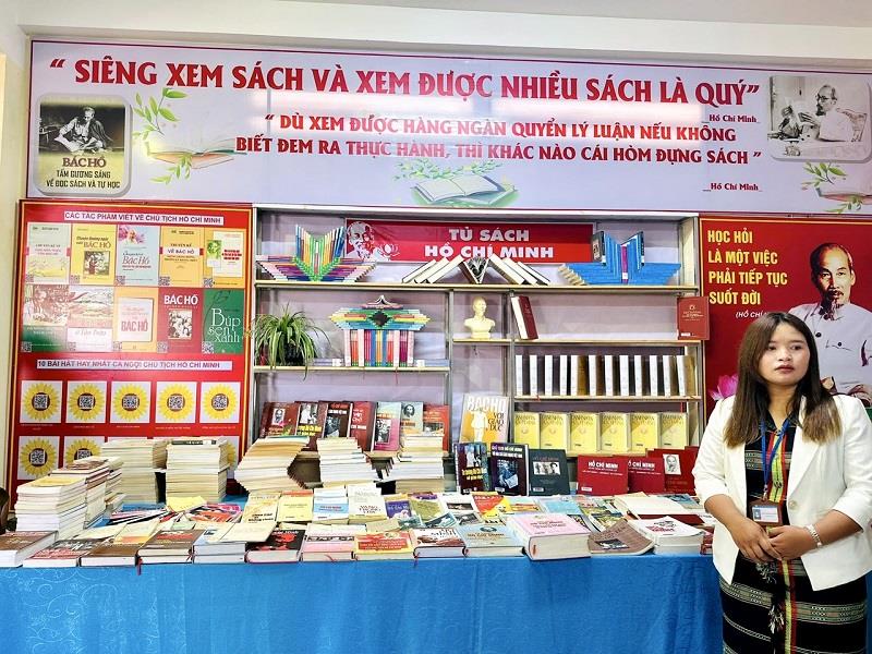Không gian văn hóa Hồ Chí Minh là nơi tập hợp, lưu giữ những sách quý, tài liệu, tranh ảnh, gắn liền với cuộc đời và sự nghiệp cách mạng của Bác