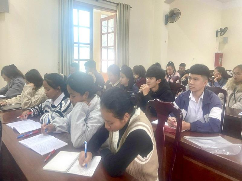 Các học viên là học sinh tham gia lớp bồi dưỡng