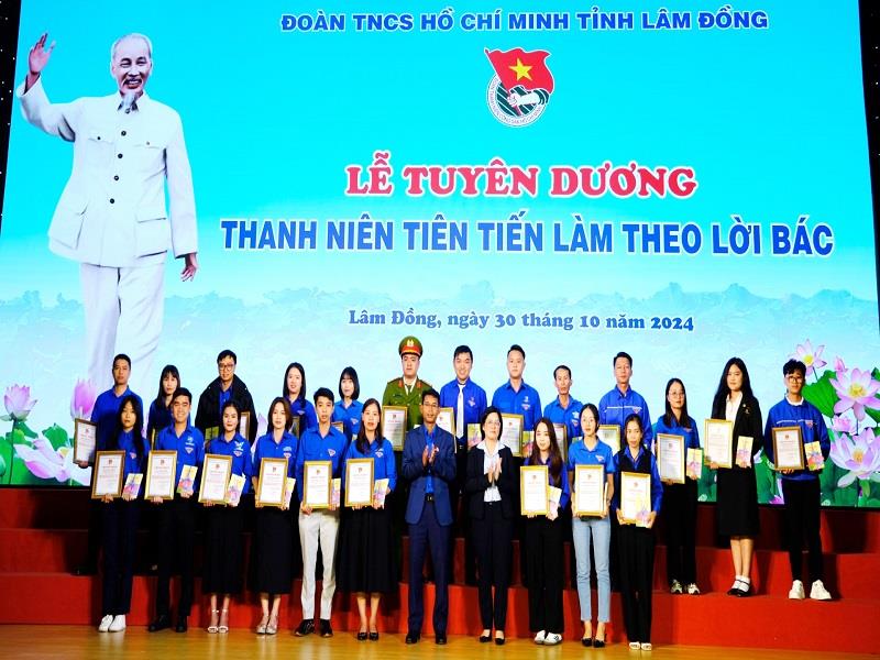 Tuyên dương các cá nhân đạt danh hiệu Thanh niên tiên tiến làm theo lời Bác giai đoạn 2022 - 2024
