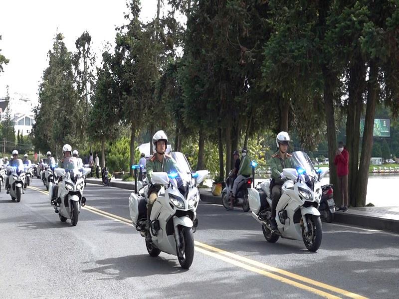 Đoàn mô tô Bộ Công an khảo sát tại Đà Lạt