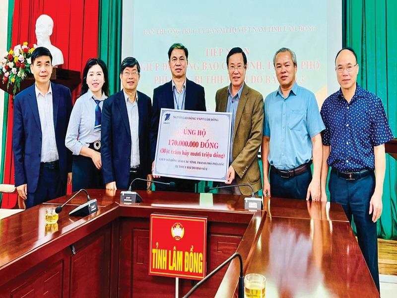 Doanh nghiệp chung tay ủng hộ Quỹ Vì người nghèo góp phần cùng địa phương thực hiện tốt công tác an sinh xã hội