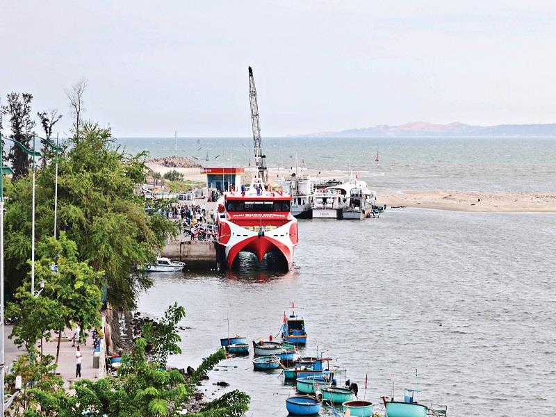 Với 192 km bờ biển, tỉnh Lâm Đồng sau sáp nhập có hệ thống hạ tầng vận tải rất đa dạng, giàu tiềm năng phát triển