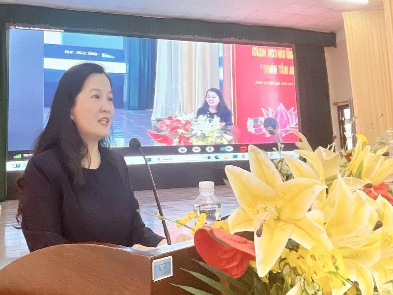 Đồng chí Trần Thị Chúc Quỳnh - Bí thư Huyện ủy Lạc Dương quán triệt Kế hoạch số 172-KH/HU của Huyện ủy Lạc Dương về đại hội đảng các cấp tiến tới Đại hội đại biểu toàn quốc lần thứ XIV của Đảng
