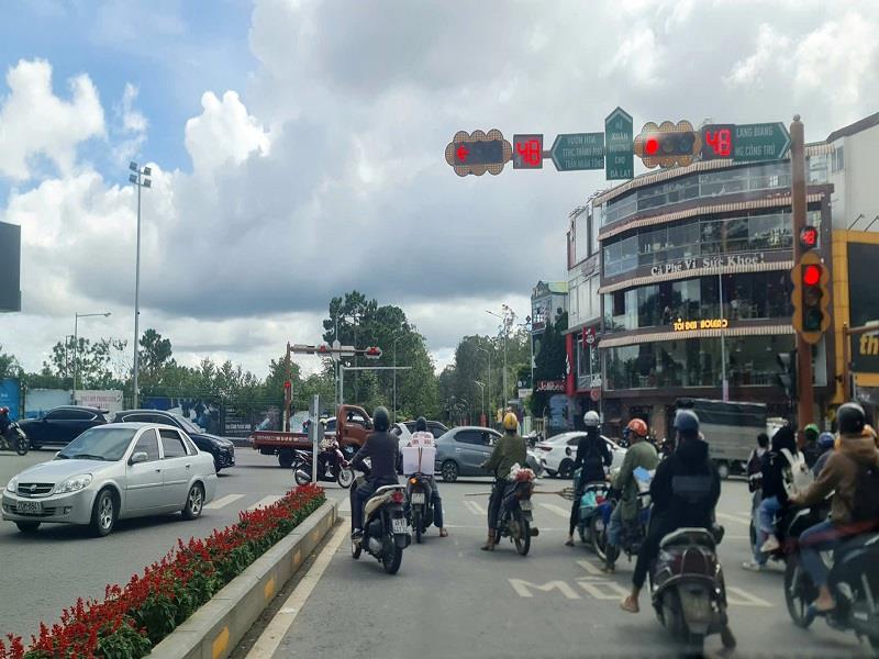 Nút giao thông ngã 5 đại học