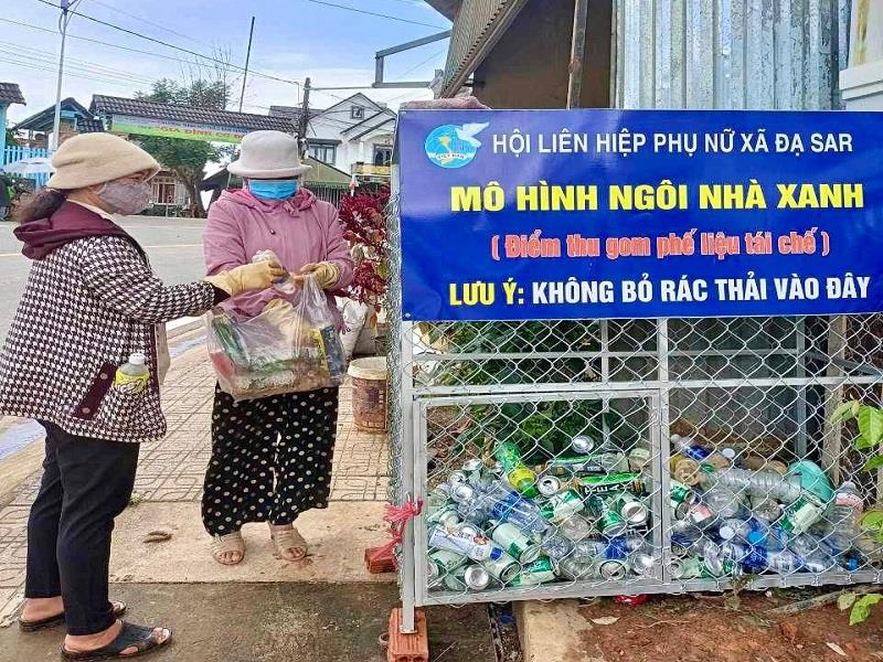 Mô hình Ngôi nhà xanh của Hội LHPN xã Đạ Sar vừa góp phần bảo vệ môi trường, vừa gây quỹ hỗ trợ hội viên và trẻ em có hoàn cảnh khó khăn