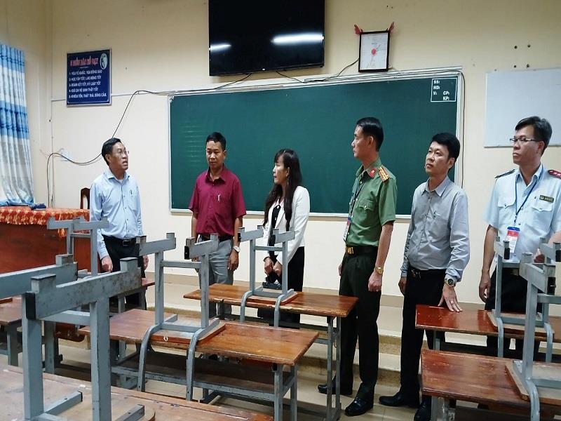 Đồng chí Võ Ngọc Hiệp - Phó Chủ tịch UBND tỉnh kiểm tra công tác chuẩn bị cho kỳ thi tốt nghiệp THPT năm 2024