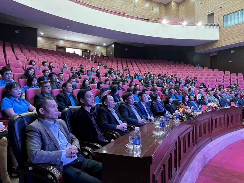 Cán bộ Công đoàn Lâm Đồng qua các thời kỳ dự buổi gặp mặt