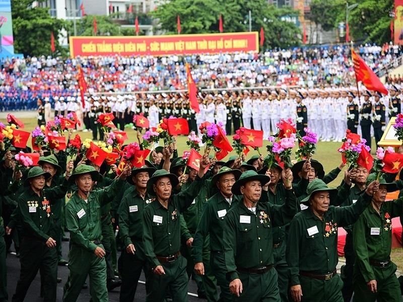 Không khí trang nghiêm, hào hùng của Lễ kỷ niệm 70 năm Chiến thắng lịch sử Điện Biên Phủ đã truyền đi ngọn lửa yêu nước tới người dân trên khắp mọi miền đất nước .(Ảnh: Nguyễn Dương/CPV)